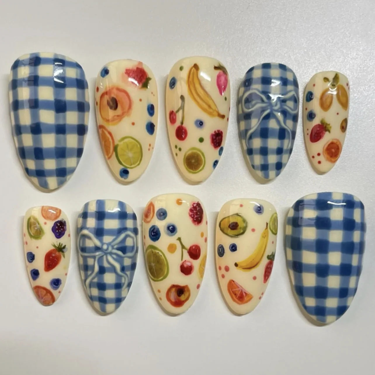 Flora Press-On Nails - 24pcs